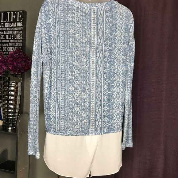 NWOT SWEATER BLOUSE - Picture 2 of 2